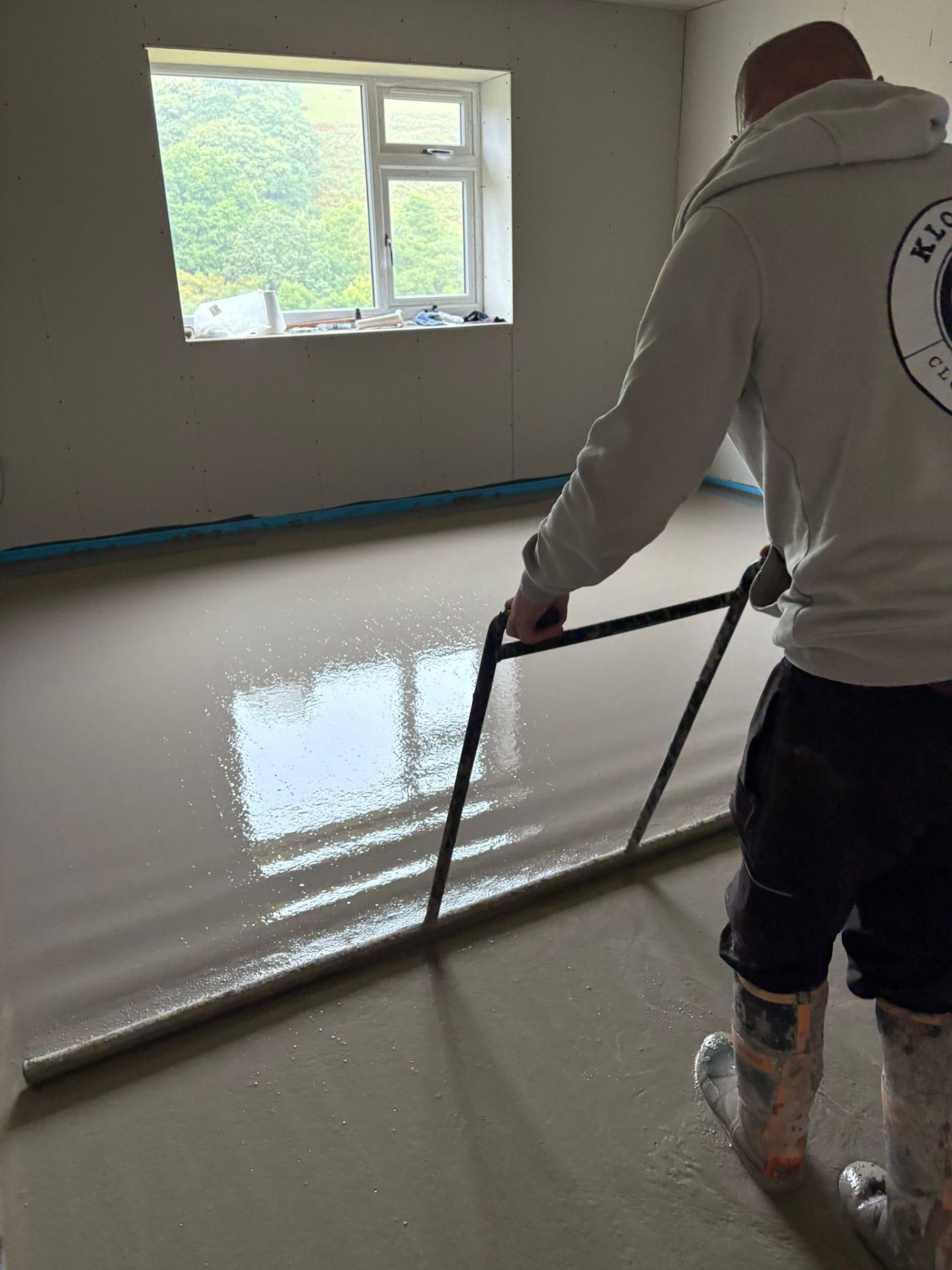 Screed Finishing, South Wales Liquid Screed on-site photo